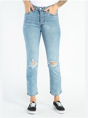 Levi’s Wedgie Straight Jeans Size 32 Distressed High Rise Light Wash